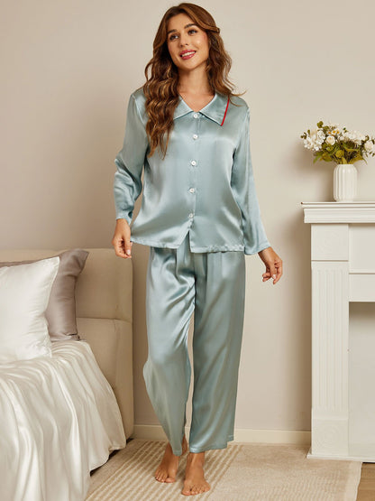 Elegant pyjama-set van zuivere zijde met lange mouwen