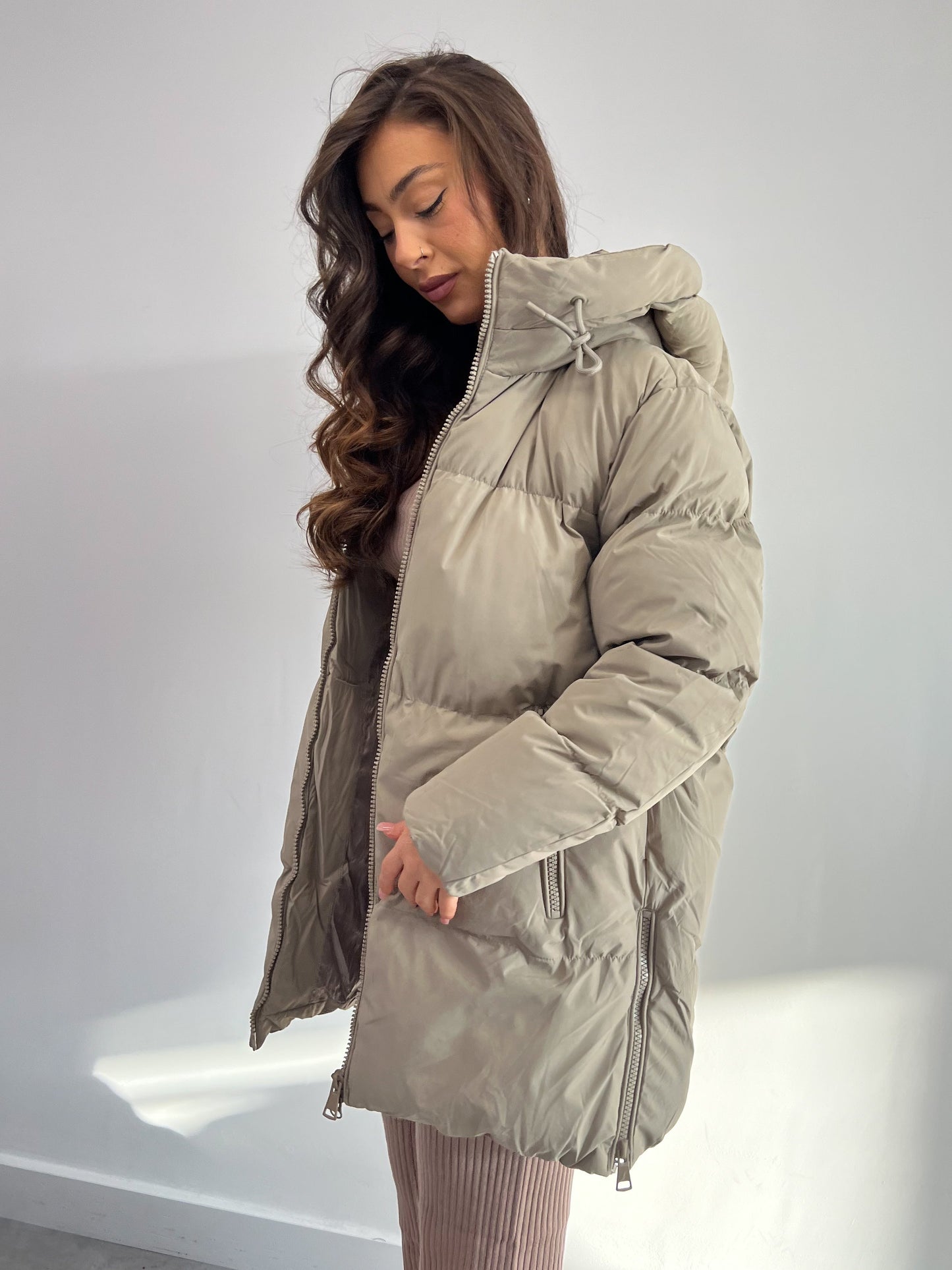 MIDI PUFFER COAT TAUPE