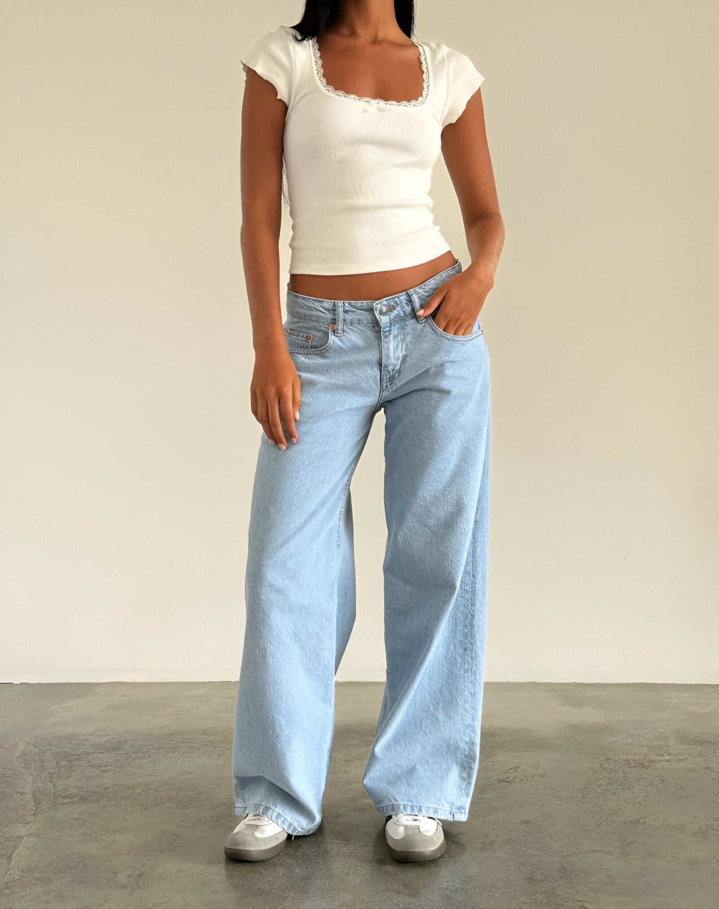 SARA™ | LOW-RISE JEANS